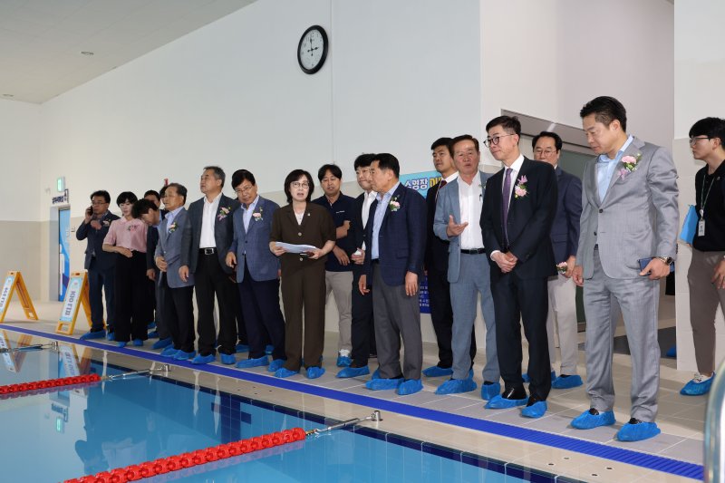 [양산=뉴시스] 안지율 기자 = 나동연 시장이 쌍벽루국민체육센터 개관식에서 인사말을 하고 있다. (사진=양산시 제공) 2024.09.04. photo@newsis.com *재판매 및 DB 금지