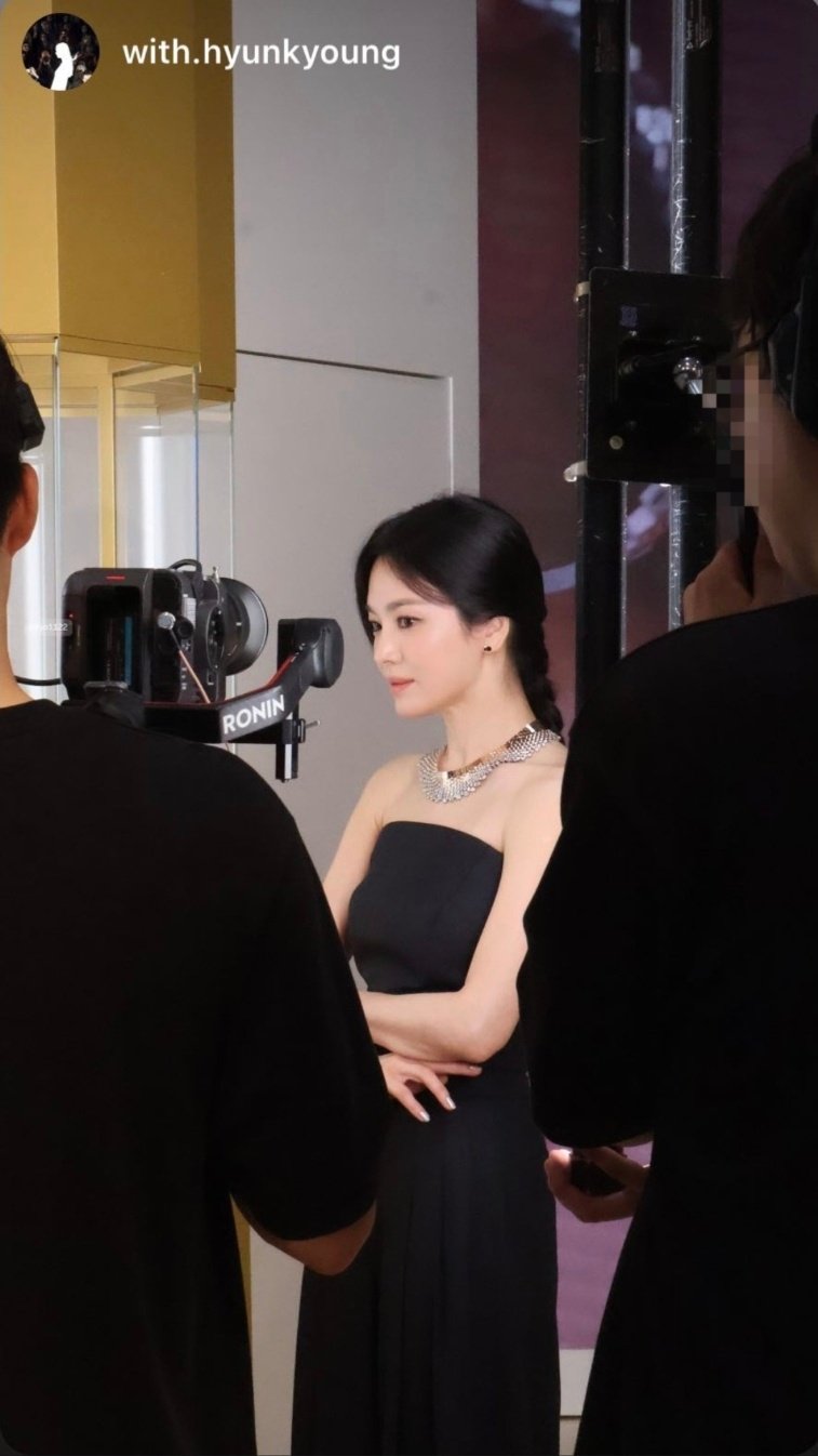 송혜교, 블랙 드레스로 뽐낸 고혹美[★핫픽]