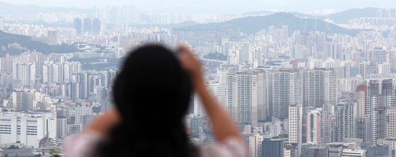 지난 8월 27일 서울 용산구 남산에서 바라본 도심 아파트 모습. 2024.08.27. 사진=뉴시스