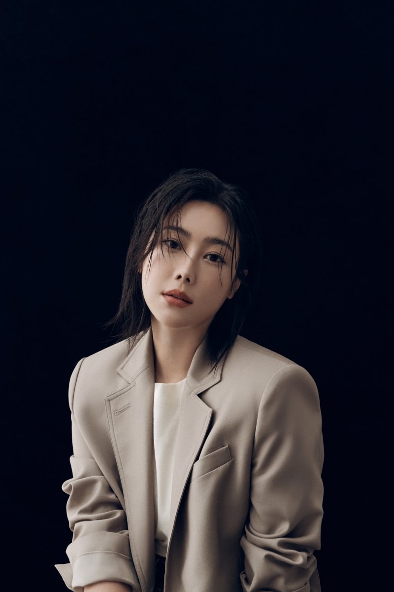 '-18kg' 솔비, 리즈 미모 찍고 새 프로필 사진 공개 '고혹'