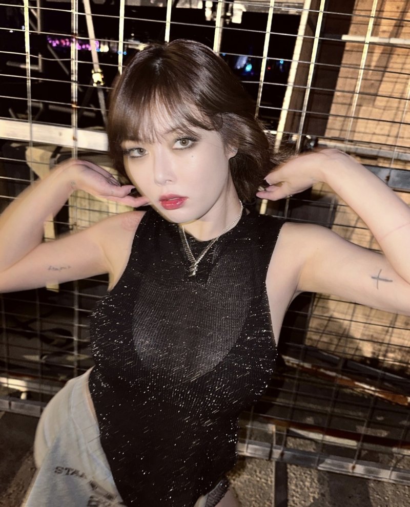 현아, 시스루룩 파격 노출…아찔한 섹시미