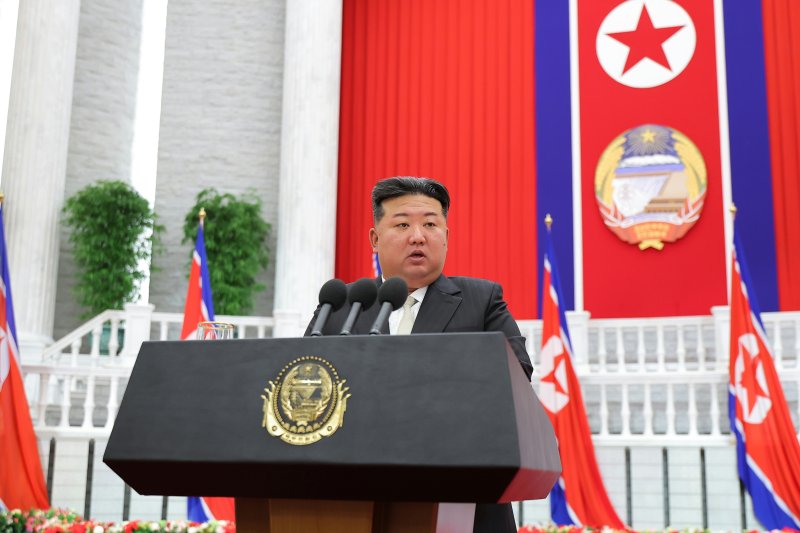(평양 노동신문=뉴스1) = 북한 노동당 기관지 노동신문은 10일 김정은 노동당 총비서가 정권수립기념일(9월 9일) 76주년을 맞아 당중앙위원회 본부청사에서 올해 국가사업 전반에 대한 총괄 분석에 기초한 지침을 내렸다고 보도했다. [국내에서만 사용가능. 재배포 금지. DB 금지. For Use Only in the Republic of Korea. Redistribution Prohibited] rodongphoto@news1.kr