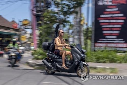 "관광객 너무 많아"..발리, 특단 조치 내렸다