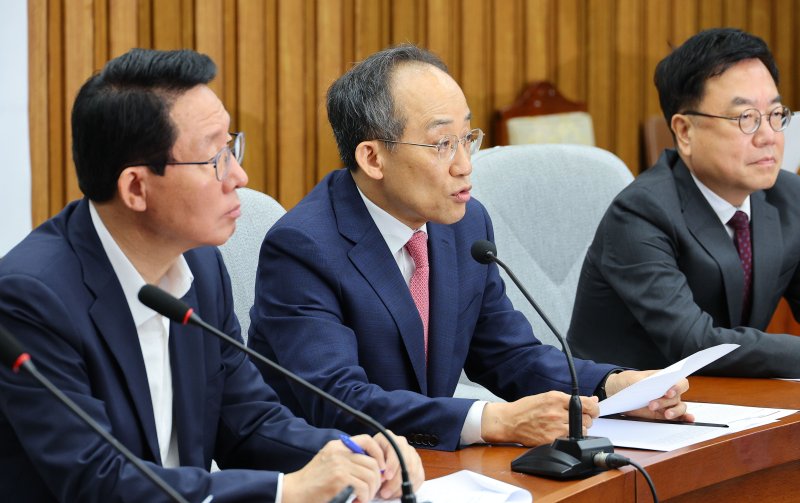 의료계 참여 설득 이어가는 여야정… 블랙리스트에는 강경