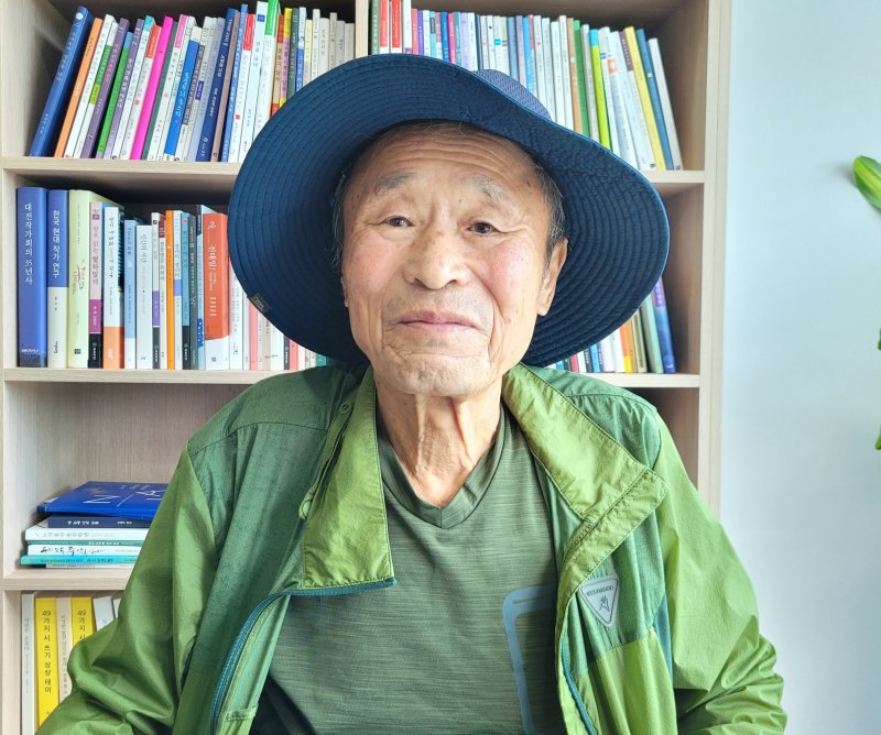 '팔순' 포도 농사 짓는 농사꾼 시인 박운식 시선집 펴내 - 파이낸셜뉴스