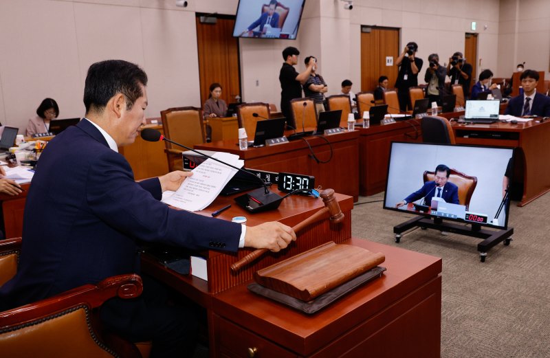 특검법·지역화폐법 野 단독 의결… 우원식 "추석 이후 처리"