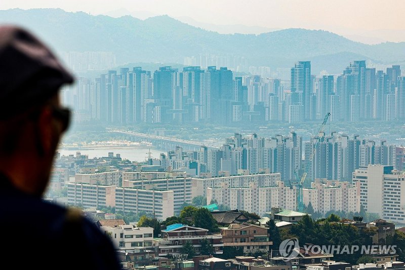 지난 8일 서울 중구 남산에서 바라본 서초구 일대 아파트. 사진=연합뉴스