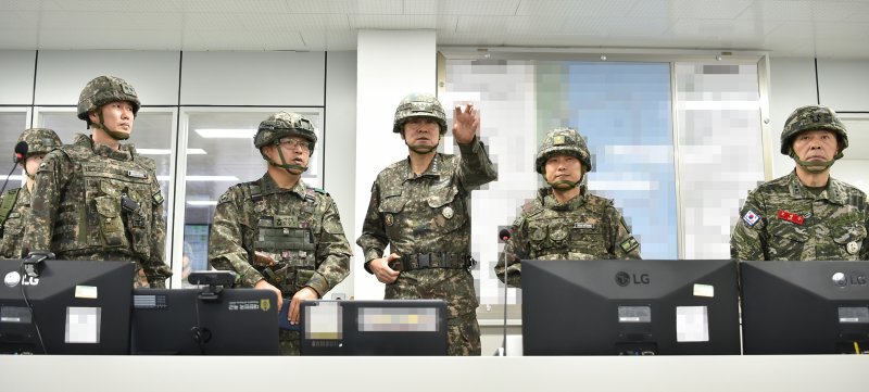 김명수 합참의장 "남방해역 방어 3함대사 등 점검...'군사대비태세' 확립 강조"