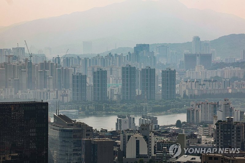 남산에서 바라본 서초구 일대 모습. 연합뉴스