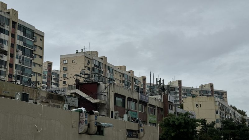 집주인도 세입자도 '버티기 모드'...중개사도 혀 내두르는 강남