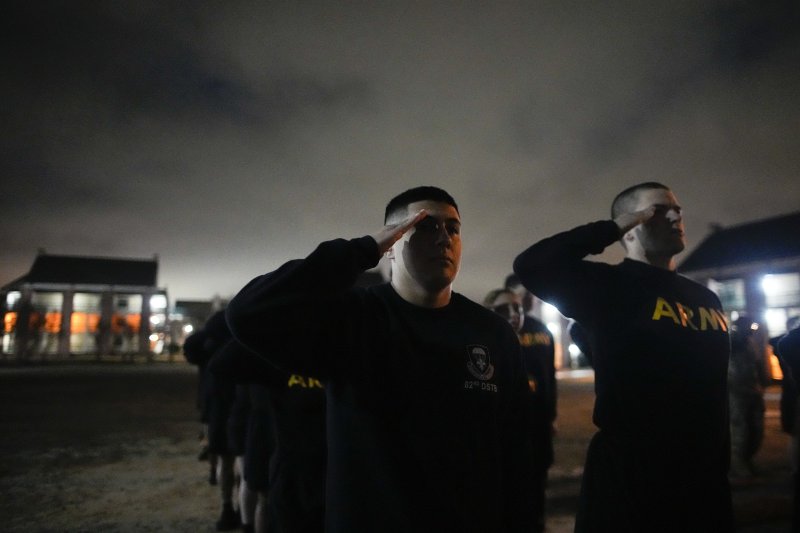 [페예트빌( 미 노스캐롤라이나주)=AP/뉴시스] 2023년 1월 18일 미 동부 페예트빌의 포트 브랙 부대에서 훈련중인 비만 미군들. 미 질병통제예방센터는 9월12일 미국의 성인 비만률에 관한 2023년 통계를 발표, 미국 성인 5명중 1명이 비만이라고 밝혔다. 2024.09.13.