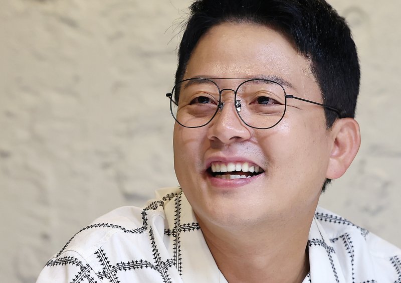 김준호 "'개버지'? 영원한 '까불이 광대'로 남고파" [코미디언을 만나다]①