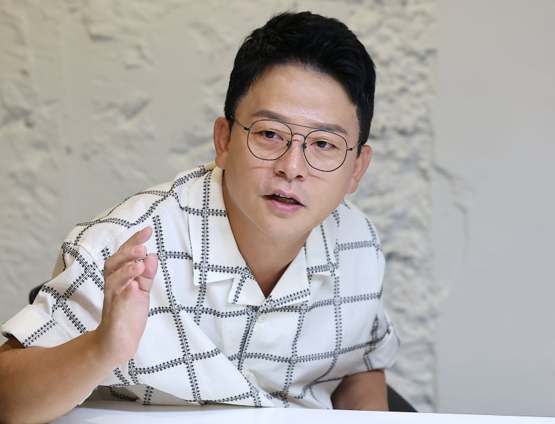 김준호 '개버지'? 영원한 '까불이 광대'로 남고파 [코미디언을 만나다]①