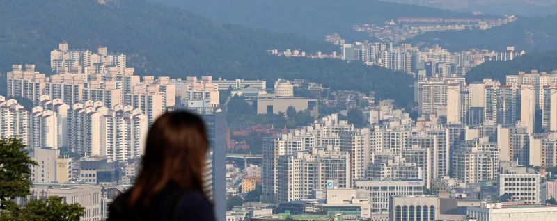 전세가 105억, 매매가 220억..서울, 입 떡 벌어지는 초고가 거래 급증