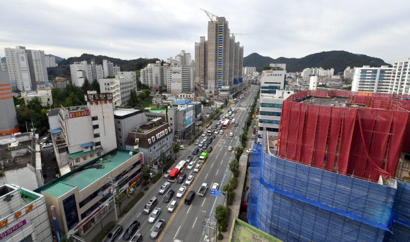 지방의 한 빌딩 밀집지역. 사진=뉴시스