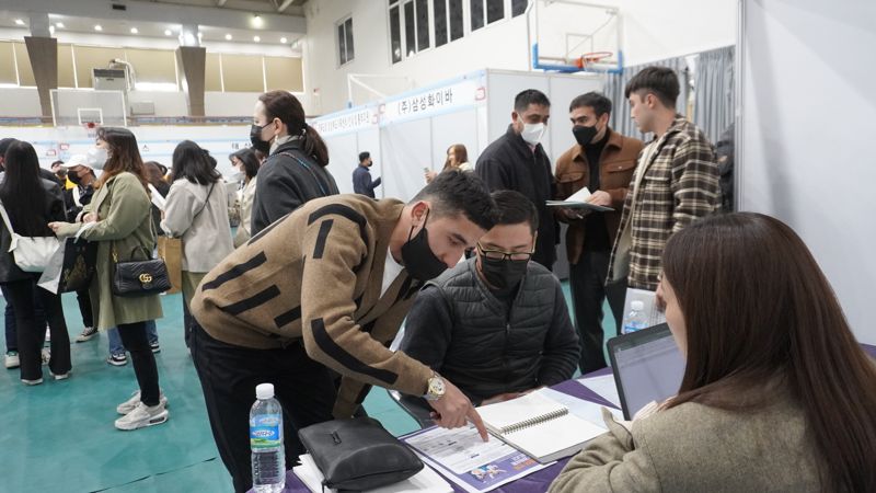 경북도가 추진하는 '지역특화형 비자제도'가 일손 부족 해결을 톡톡히 하면서 지역 이민정책으로 확실히 자리 잡고 있다. 경북도 제공