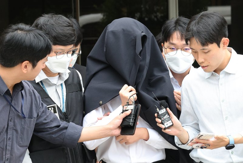 '의료계 블랙리스트 작성' 사직 전공의 구속…"증거인멸 염려"