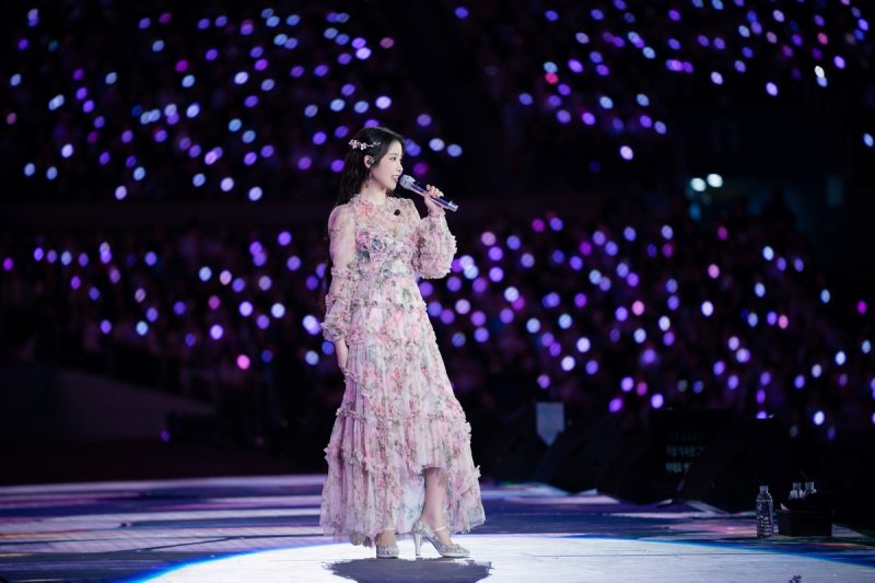 아이유 상암 콘서트. 이담엔터테인먼트 제공