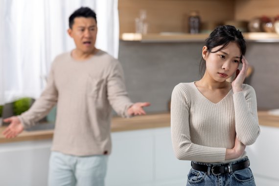 정관수술 받았는데, 아내 핸드백서 콘돔이… 남편 사연