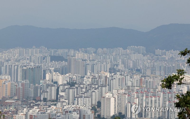 지난달 서울 중구 남산에서 바라본 아파트 단지. 사진=연합뉴스