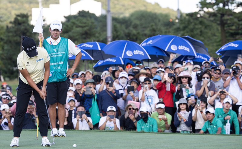 승부는 2차연장전 버디퍼팅에서 갈렸다. KLPGA 제공