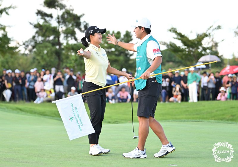 마다솜의 시즌 첫 우승 장면. KLPGA 제공