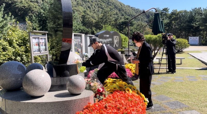 [단독] '故최진실 찾은' 최환희 살아계셨다는 친구같은 어머니였을 것 [N현장]