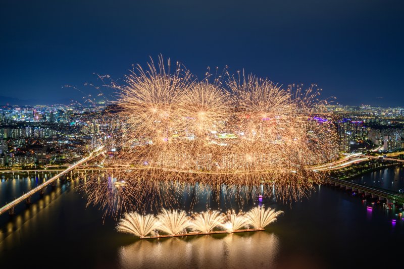 서울세계불꽃축제 2023에서 선보인 한화의 불꽃. 한화 제공