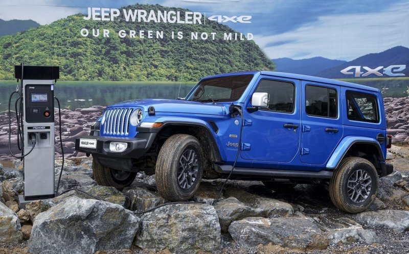 스텔란티스그룹 산하 지프가 생산한 플러그인 하이브리드(PHEV) SUV 모델 '랭글러 4xe'.뉴스1