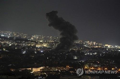 이스라엘군의 공습을 받은 베이루트 [AP=연합뉴스 자료사진. 재판매 및 DB금지]