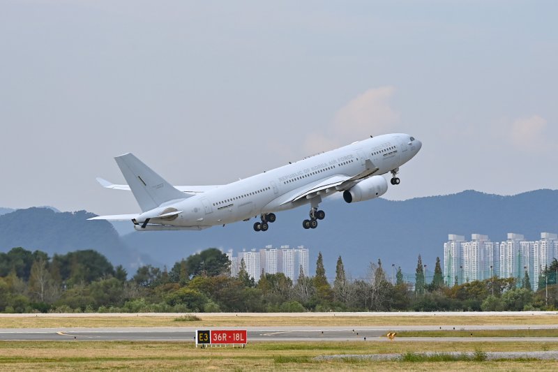 다목적공중급유기 KC-330 시그너스. 사진=국방부 제공