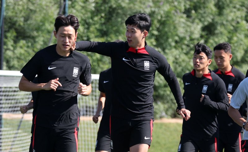 축구대표팀의 손흥민과 이재성. /뉴스1 ⓒ News1 김성진 기자