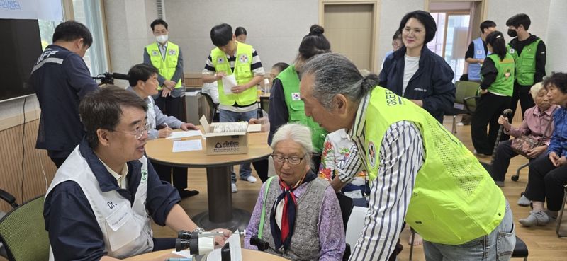 그린닥터스가 경남 거창에서 의료봉사활동을 펼치고 있다. 그린닥터스 제공