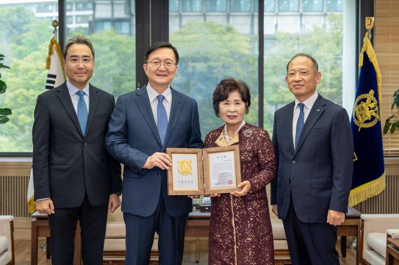 한국콜마, 인문학 발전 위해 서울대에 2억원 기부