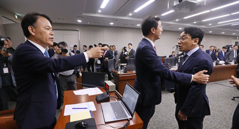 정무위, 정승윤 "野 고소·고발" 발언에 고성으로 얼룩...시작 30여분 만에 정회[2024 국감]