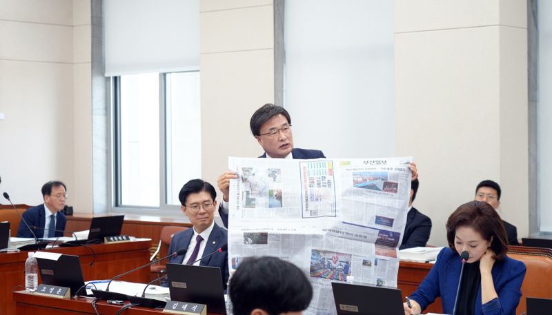 8일 열린 국회 교육위원회 국정감사에서 김대식 의원(중앙)이 발언하고 있다. 김대식 국회의원실 제공