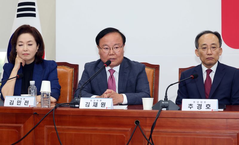 김재원 국민의힘 최고위원이 7일 서울 여의도 국회에서 열린 최고위원회의에서 모두발언을 하고 있다. 사진=박범준 기자