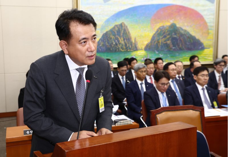 정길호 OK저축은행 대표 "DGB금융 경영권 관여한 적 없다"[2024 국감]