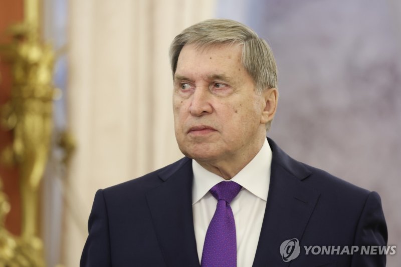 유리 우샤코프 크렘린궁 보좌관 RUSSIA, MOSCOW - OCTOBER 8, 2024: President Putin's adviser Yuri Ushakov is seen before a meeting at the 2024 CIS Leaders' Summit at the Grand Kremlin Palace. Valery Sharifulin/TASS