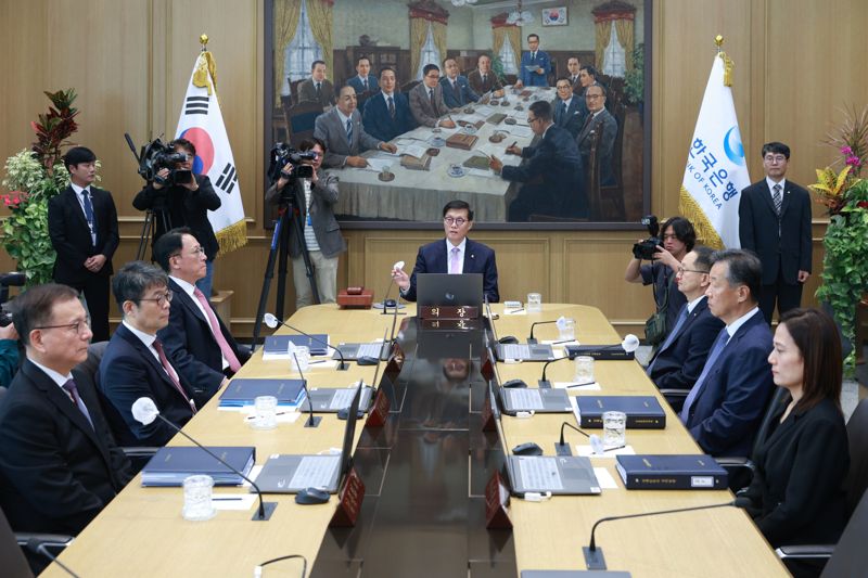 이창용 한국은행 총재가 11일 서울 중구 한국은행에서 금융통화위원회를 주재하고 있다. 한국은행 제공.