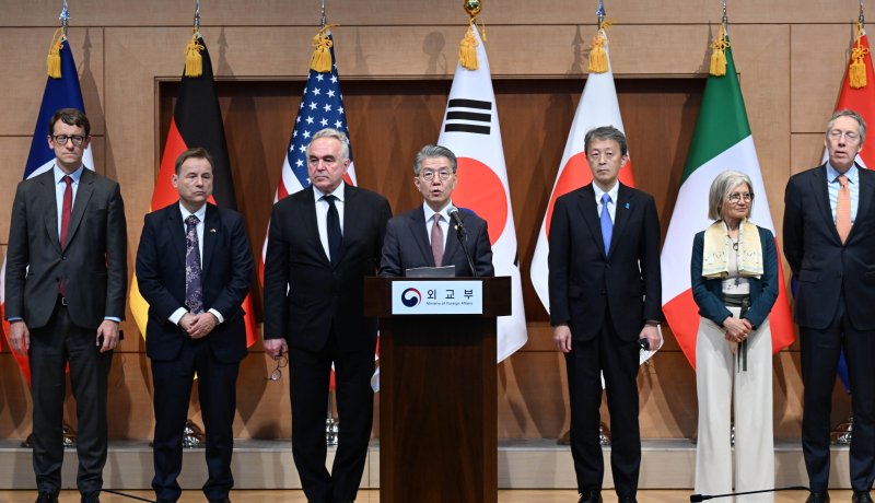 김홍균 외교부 1차관이 16일 오후 정부서울청사 별관 외교부에서 대북제재 관련 대외발표를 하고 있다. 사진=연합뉴스