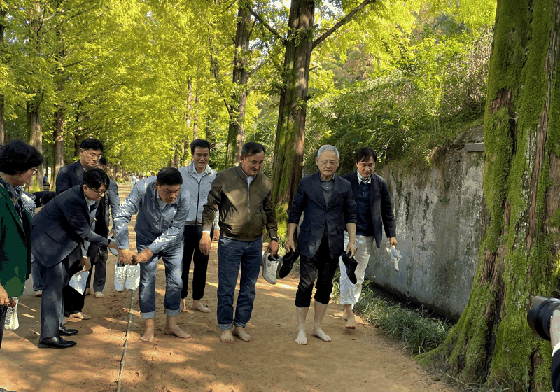 전남도는 유인촌 문화체육관광부 장관이 '남부권 통합협의체' 출범 이후 첫 방문지로 담양을 찾아 '남부권 광역관광 진흥 사업' 현장을 둘러보고, 시범 프로그램을 체험하며 사업의 성공 가능성을 확인했다고 18일 밝혔다. 전남도 제공