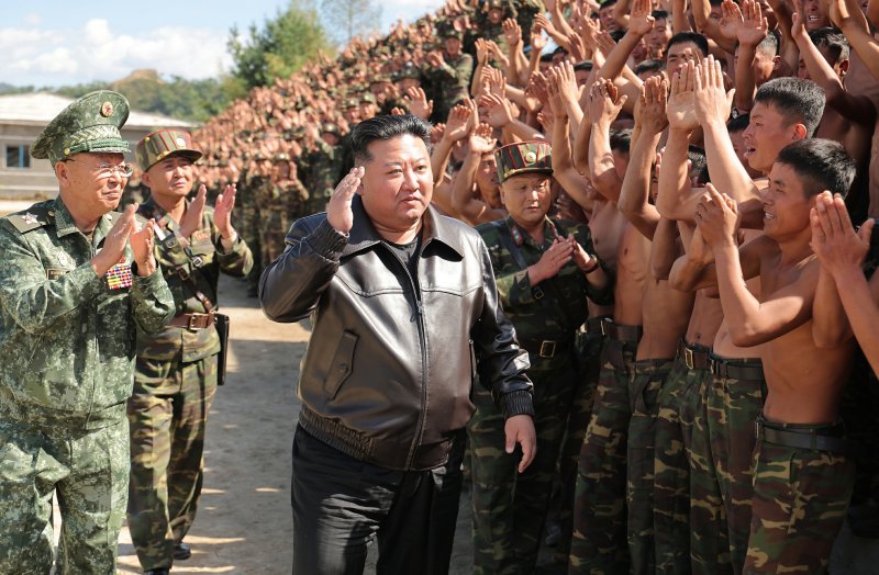 북한 노동신문은 김정은이 지난 2일 서부지구 조선인민군(북한군) 특수작전부대 훈련기지를 현지시찰하고 전투원들의 훈련실태를 점검했다고 보도했다. 사진=노동신문 캡처