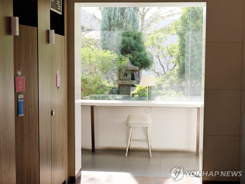 충남 천안 경부고속도로 망향휴게소 화장실 실내 [촬영 이주형]