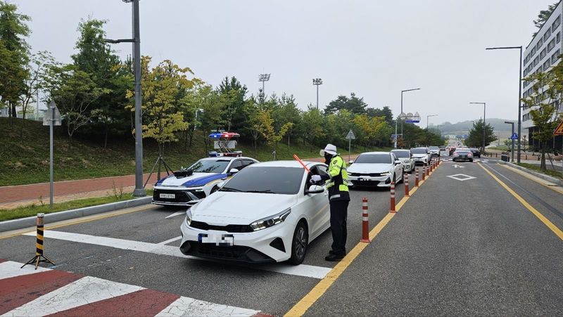 경북경찰청이 지난 1일부터 20일까지 아침 출근 시간대 불시 음주단속을 실시, 총 30건을 적발했다. 경북경찰청 제공