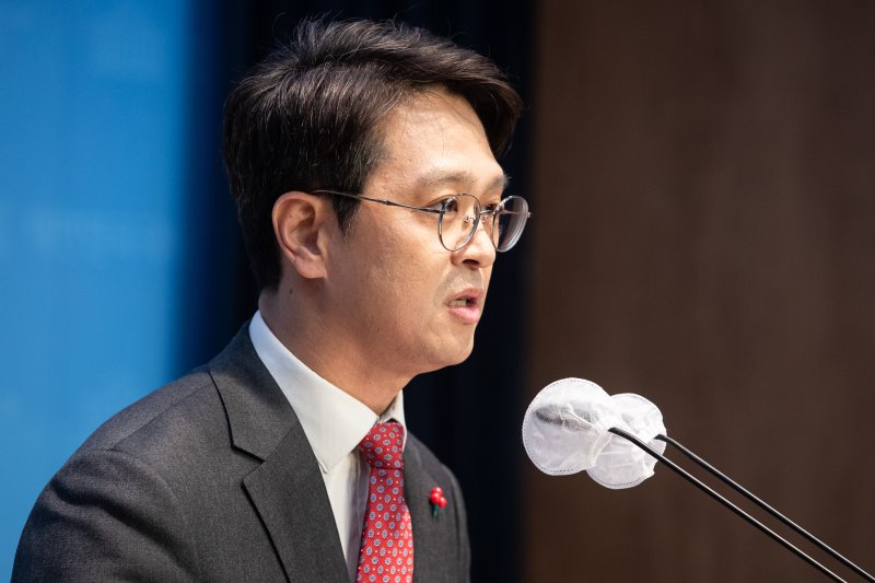 與 정광재, "이재명 대표, 지지율 하락에 맘이 급한가"