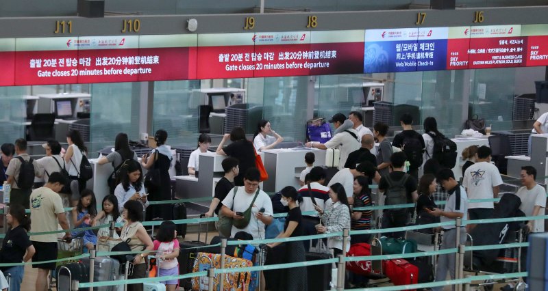 [인천공항=뉴시스] 김혜진 기자 = 지난 9월 인천국제공항 제 1여객터미널이 이용객들로 붐비고 있다. 2024.09.13. jini@newsis.com