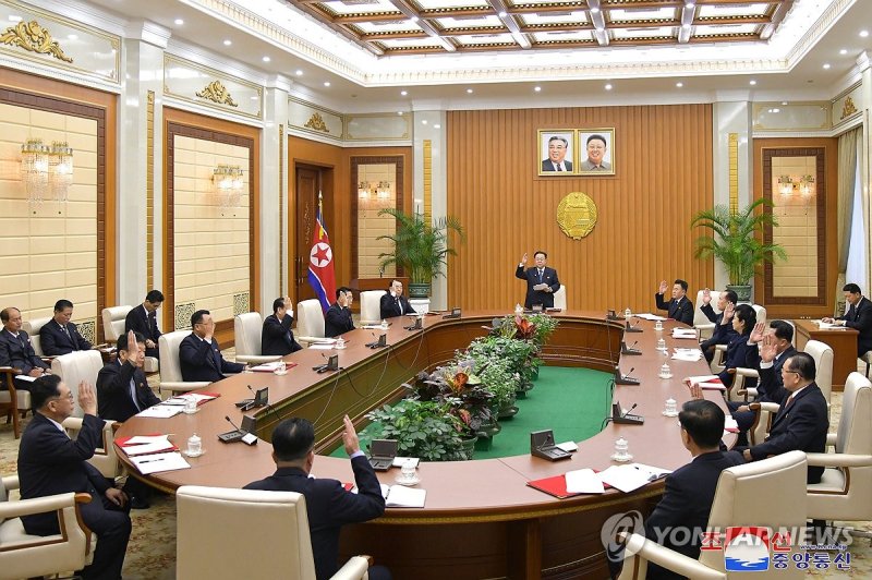 북한, 최고인민회의 상임위 전원회의 개최 북한, 최고인민회의 상임위 전원회의 개최 (평양 조선중앙통신=연합뉴스) 북한 최고인민회의 상임위원회 제14기 제33차 전원회의가 지난 24일 평양 만수대의사당에서 진행됐다고 조선중앙통신이 25일 보도했다. 2024.10.25 [국내에서만 사용가능. 재배포 금지. For Use Only in the Republic of Korea. No Redistribution] nkphoto@yna.co.kr (끝)
