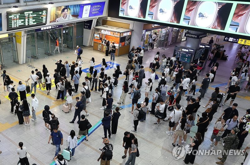 KTX 열차 기다리는 승객들. 기사와 무관함.