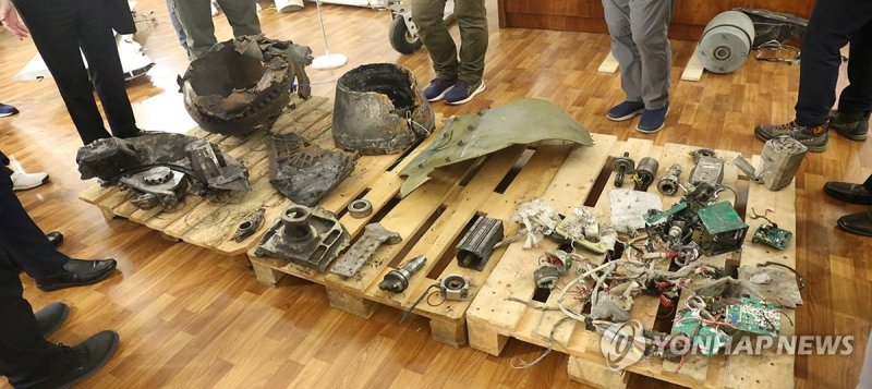 우크라이나 정보당국이 전장에서 수거한 북한제 무기 우크라이나 정보당국이 전장에서 수거한 북한제 무기 (서울=연합뉴스) 국가정보원은 북한이 지난 8일부터 러시아 파병을 위한 특수부대 병력 이동을 시작했다고 밝히며 위성 사진, 우크라이나 정보당국이 전장에서 수거한 북한제 무기 등 관련 자료를 18일 공개했다. 국정원은 북한군의 러시아 파병과 관련해 "우크라이나 국방정보총국이 전장에서 수거한 북한제 무기를 확인한 결과, 북한이 러시아에 지원한 무기는 122mmㆍ152mm 포탄, 불새-4 대전차 미사일, KN-23 등 단거리 탄도미사일, 